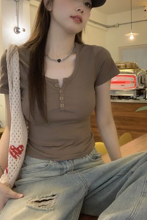 Plus-Size Women's Slim-Fit Short Sleeve T-Shirt - 2025 Summer Versatile Basic Top for Curvy Style