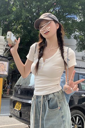 Plus-Size Women's Slim-Fit Short Sleeve T-Shirt - 2025 Summer Versatile Basic Top for Curvy Style