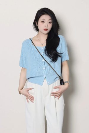 Plus Size Women's Summer Short Sleeve Ice Silk Knitted Top - Flattering Square Neck French Style Blouse for Curvy Figures