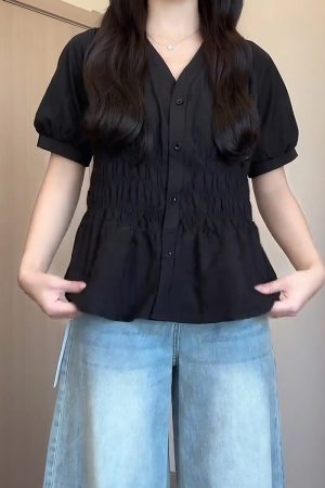 Plus-Size Women's V-Neck Waist-Cinching Pleated Short Sleeve Top - Flattering Summer Shirt for Curvy Figures, Stylish and Youthful Design