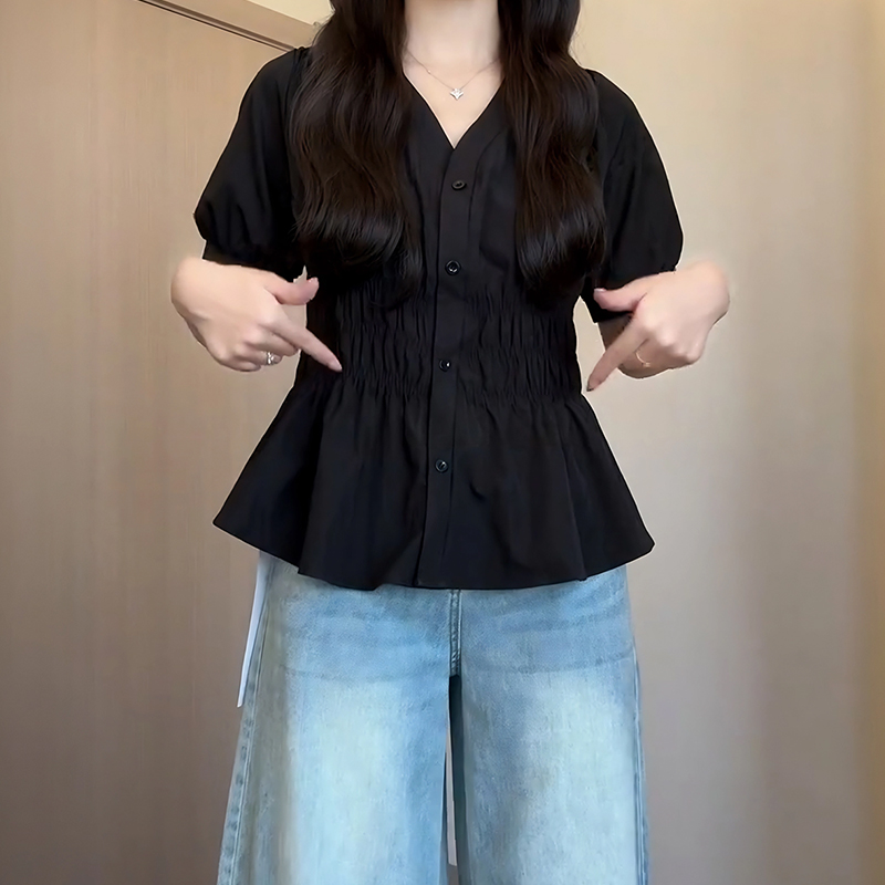 Plus-Size Women's V-Neck Waist-Cinching Pleated Short Sleeve Top - Flattering Summer Shirt for Curvy Figures, Stylish and Youthful Design Plus-Size Women's V-Neck Waist-Cinching Pleated Short Sleeve Top - Flattering Summer Shirt for Curvy Figures, Stylish and Youthful Design