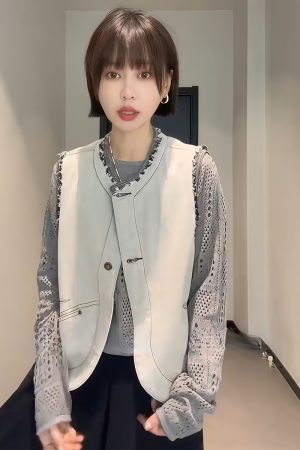 Plus-Size Women's Vintage Frayed Round-Neck Sleeveless Short Coat - Flattering Versatile Spring Vest for Trendy Plus-Size Fashion