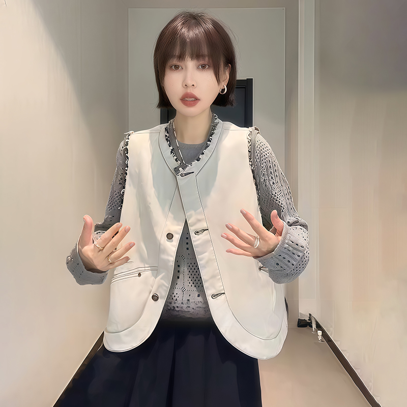 Plus-Size Women's Vintage Frayed Round-Neck Sleeveless Short Coat - Flattering Versatile Spring Vest for Trendy Plus-Size Fashion Plus-Size Women's Vintage Frayed Round-Neck Sleeveless Short Coat - Flattering Versatile Spring Vest for Trendy Plus-Size Fashion