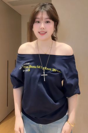 Plus-Size Women's Vintage Off-Shoulder Short Sleeve T-Shirt, Loose-Fitting Summer Top for Curvy Figures, Chic and Slimming Style