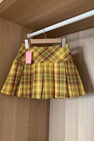 Plus Size Yellow Checkered Pleated Skirt for Women, High-Waisted A-Line Design, Summer College Style, Short Skirt for Petite Fashion