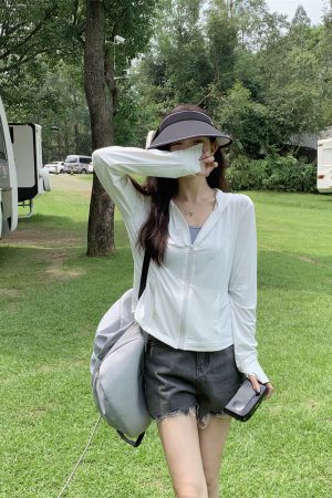 Plus-Size Yoga Jacket - Versatile Slimming Ice Silk Sun Protection Top for Summer Fashion - Lightweight Stylish Outerwear for Curvy Women