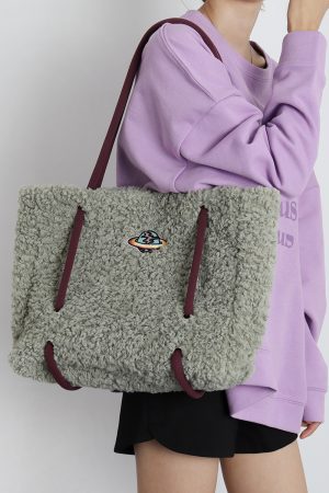 Plush Tote Bag for Women - 2023 Autumn Winter Minimalist Niche Design, Large Capacity High-End Feel Handbag