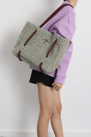 Plush Tote Bag for Women - 2023 Autumn Winter Minimalist Niche Design, Large Capacity High-End Feel Handbag