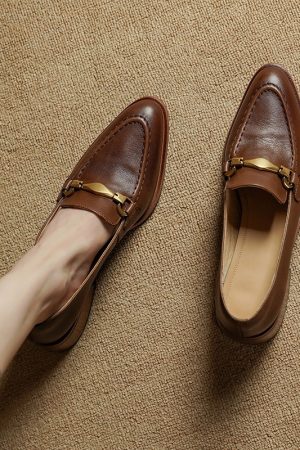 Pointed Toe Small Leather Shoes for Women with Retro Metal Buckle - Italian Style Footwear for Spring and Autumn 2025
