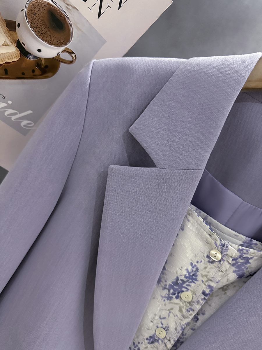 Purple French-Style Women's Blazer - Textured Suit Jacket for Spring & Autumn - Gentle Socialite Look - Age-Reducing Fashion 2025 Purple French-Style Women's Blazer - Textured Suit Jacket for Spring & Autumn - Gentle Socialite Look - Age-Reducing Fashion 2025
