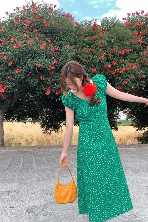 Red Floral Dress for Women, Loose Puff Sleeve Long Dress with French V-neck, Summer Flowers Design, Vintage Style, Perfect for Summer Outings