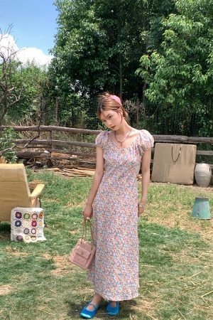 Red Floral Dress for Women, Loose Puff Sleeve Long Dress with French V-neck, Summer Flowers Design, Vintage Style, Perfect for Summer Outings