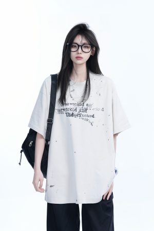 Red Ink Splash Design Short-Sleeve T-Shirt for Women - Trendy Summer Heavyweight Loose Fit, Casual Style