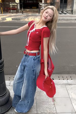 Red Lace V-Neck Short Sleeve Slim Fit Cropped T-Shirt for Summer - Unique Design for Spicy Girl Style