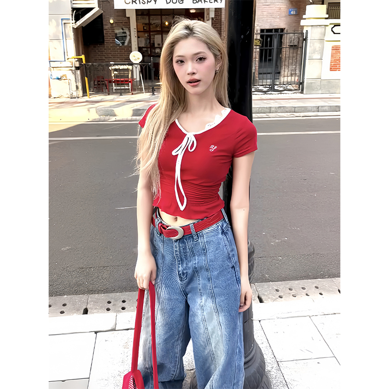 Red Lace V-Neck Short Sleeve Slim Fit Cropped T-Shirt for Summer - Unique Design for Spicy Girl Style Red Lace V-Neck Short Sleeve Slim Fit Cropped T-Shirt for Summer - Unique Design for Spicy Girl Style