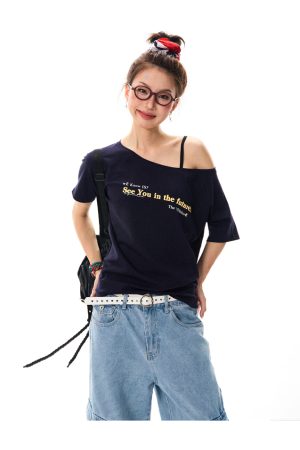 Red Off-Shoulder Short Sleeve T-Shirt for Women - Casual Spicy Girl Top, Versatile Summer 2025 Fashion, Y2K Style
