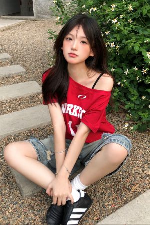 Red One-Shoulder Short Sleeve Women's Summer Letter Print Casual Off-Shoulder T-Shirt - Sexy Loose Slimming Top for Y2K Style