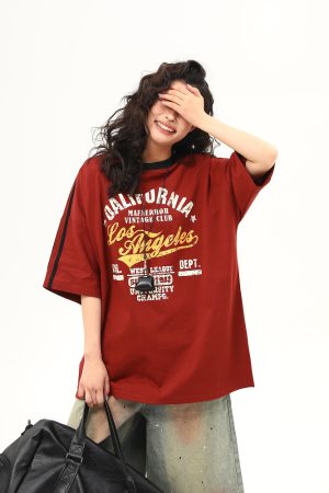 Red Retro Letter Print Short Sleeve T-Shirt for Women - Summer College Style, High-End Feel, Casual American Fashion