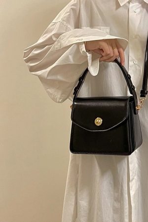 Red Retro-Style Small Square Handbag 2023, High-End Women's Crossbody Bag, Chic Shoulder Bag for Brides and Fashion Lovers