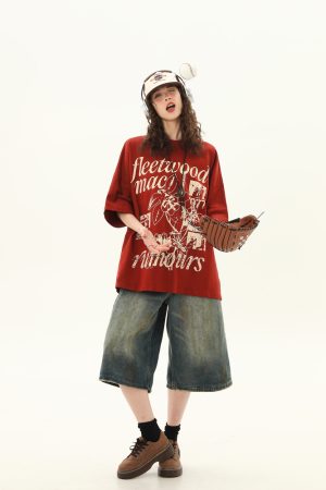 Red Short-Sleeve T-Shirt for Women with Retro Letter Print, Loose Fit College Style, Casual 90s Inspired Top