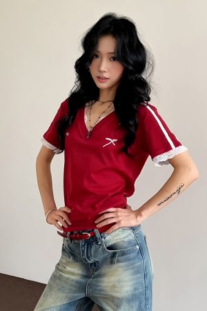 Red Spicy Girl V-Neck Short Sleeve T-Shirt for Women, Summer Lace Splicing, Slim Fit Cropped Top, Sporty Trendy Style