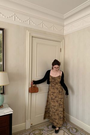 Red Tea Rose French Vintage Ink Wash Printed Slimming Long Dress - Slightly Chubby Fit, Perfect for 90s and Y2K Inspired Looks