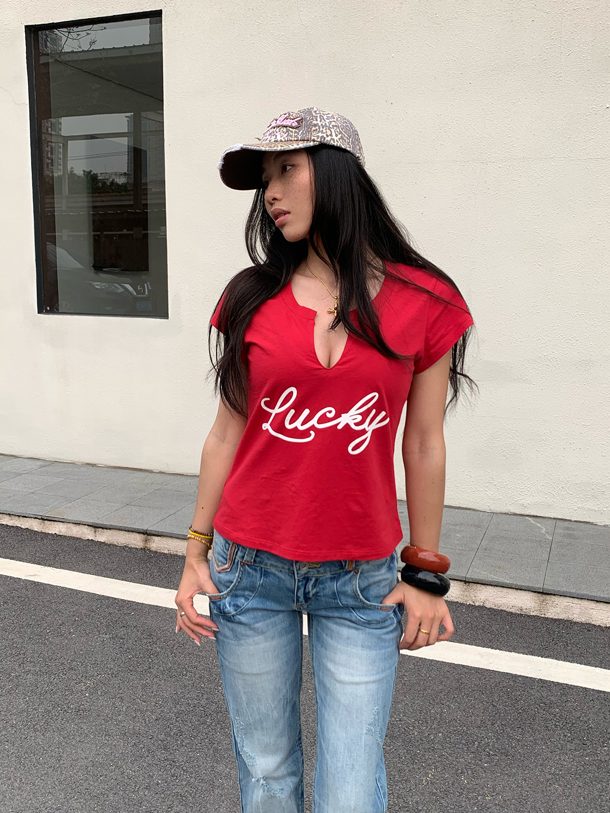 Red U-Shaped V-Neck Lucky Baby Tee - Jennie Style, Slightly Loose Fit, Metaphysical Design, Trendy Y2K Aesthetic Red U-Shaped V-Neck Lucky Baby Tee - Jennie Style, Slightly Loose Fit, Metaphysical Design, Trendy Y2K Aesthetic