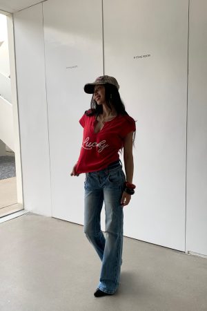 Red U-Shaped V-Neck Lucky Baby Tee - Jennie Style, Slightly Loose Fit, Metaphysical Design, Trendy Y2K Aesthetic