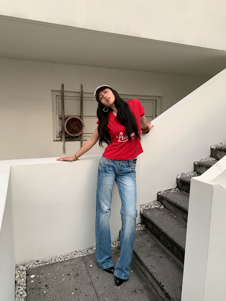 Red U-Shaped V-Neck Lucky Baby Tee - Jennie Style, Slightly Loose Fit, Metaphysical Design, Trendy Y2K Aesthetic Red U-Shaped V-Neck Lucky Baby Tee - Jennie Style, Slightly Loose Fit, Metaphysical Design, Trendy Y2K Aesthetic