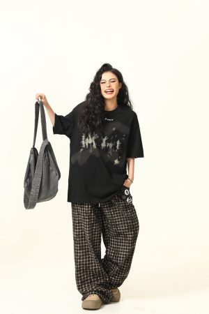 Retro Alien Print Short-Sleeve T-Shirt for Men and Women, Loose Fit Summer Top, Vintage 90s Style, Unisex Fashion Tee