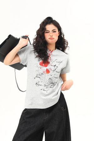 Retro American Graphic Boxy Fit T-Shirt for Women - Trendy Summer Short Sleeve Shoulder Tee, Casual Vintage Style