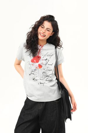 Retro American Graphic Boxy Fit T-Shirt for Women - Trendy Summer Short Sleeve Shoulder Tee, Casual Vintage Style
