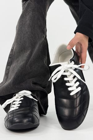 Retro American-Style Leather Derby Shoes for Men and Women, Thin-Soled Sporty Commuting Footwear, Trendy Ballet-Inspired Design