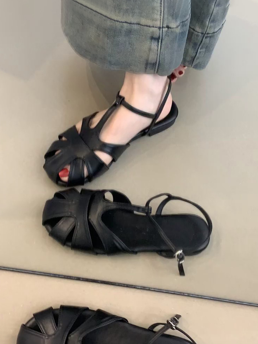 Retro Artistic Hollow-Out Buckle Sandals for Women - Sheepskin Woven Flat Roman Shoes, Casual Pig Cage Style Retro Artistic Hollow-Out Buckle Sandals for Women - Sheepskin Woven Flat Roman Shoes, Casual Pig Cage Style