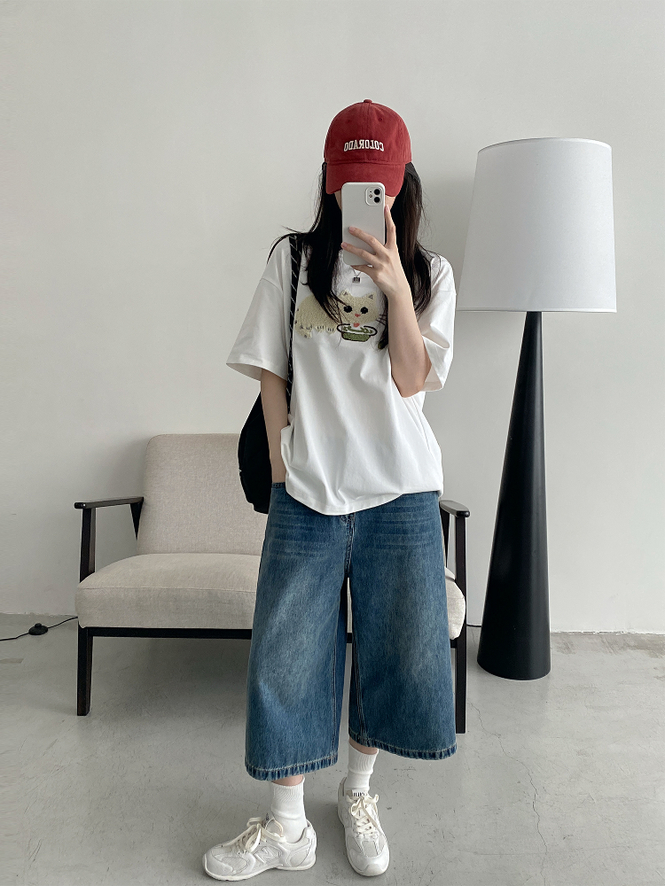 Retro Blue Denim Capris for Women - Summer Wide-Leg Cropped Pants, Straight 7-Point Mid-Length Shorts, Y2K American Style Retro Blue Denim Capris for Women - Summer Wide-Leg Cropped Pants, Straight 7-Point Mid-Length Shorts, Y2K American Style