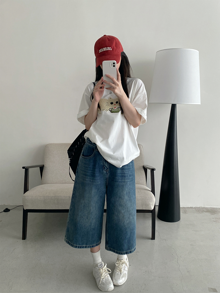 Retro Blue Denim Capris for Women - Summer Wide-Leg Cropped Pants, Straight 7-Point Mid-Length Shorts, Y2K American Style Retro Blue Denim Capris for Women - Summer Wide-Leg Cropped Pants, Straight 7-Point Mid-Length Shorts, Y2K American Style