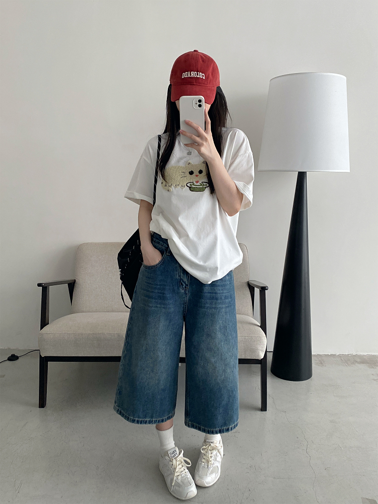 Retro Blue Denim Capris for Women - Summer Wide-Leg Cropped Pants, Straight 7-Point Mid-Length Shorts, Y2K American Style Retro Blue Denim Capris for Women - Summer Wide-Leg Cropped Pants, Straight 7-Point Mid-Length Shorts, Y2K American Style