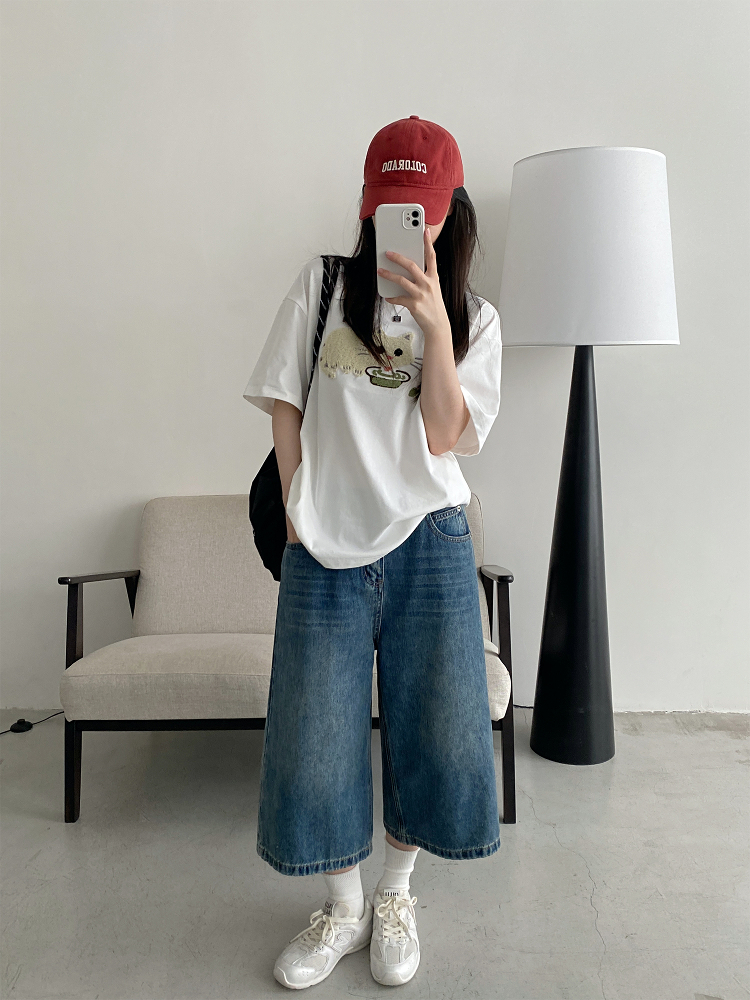 Retro Blue Denim Capris for Women - Summer Wide-Leg Cropped Pants, Straight 7-Point Mid-Length Shorts, Y2K American Style Retro Blue Denim Capris for Women - Summer Wide-Leg Cropped Pants, Straight 7-Point Mid-Length Shorts, Y2K American Style