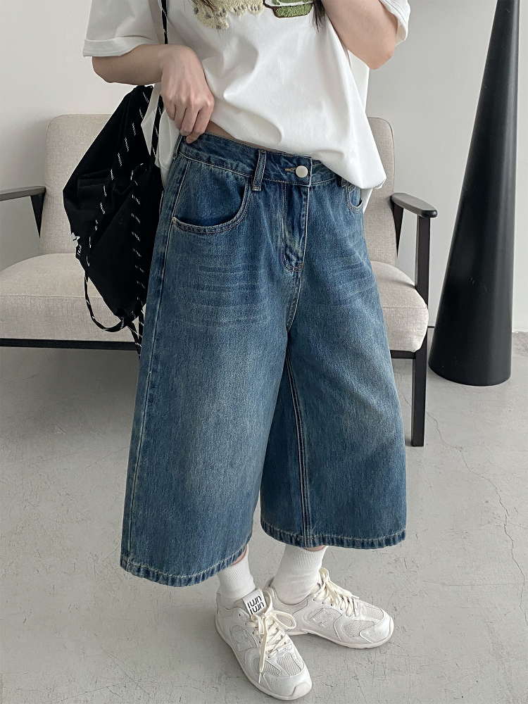 Retro Blue Denim Capris for Women - Summer Wide-Leg Cropped Pants, Straight 7-Point Mid-Length Shorts, Y2K American Style Retro Blue Denim Capris for Women - Summer Wide-Leg Cropped Pants, Straight 7-Point Mid-Length Shorts, Y2K American Style