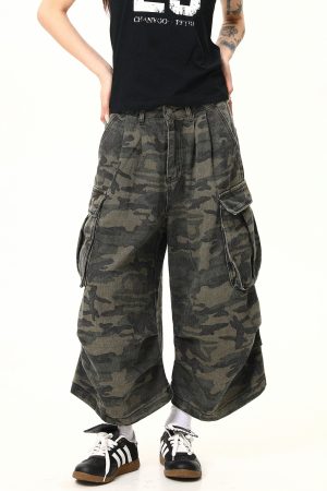 Retro Camouflage Wide-Leg Work Pants for Men & Women - Loose Straight Seven-Point Shorts, Street Style, 90s Inspired