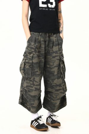 Retro Camouflage Wide-Leg Work Pants for Men & Women - Loose Straight Seven-Point Shorts, Street Style, 90s Inspired