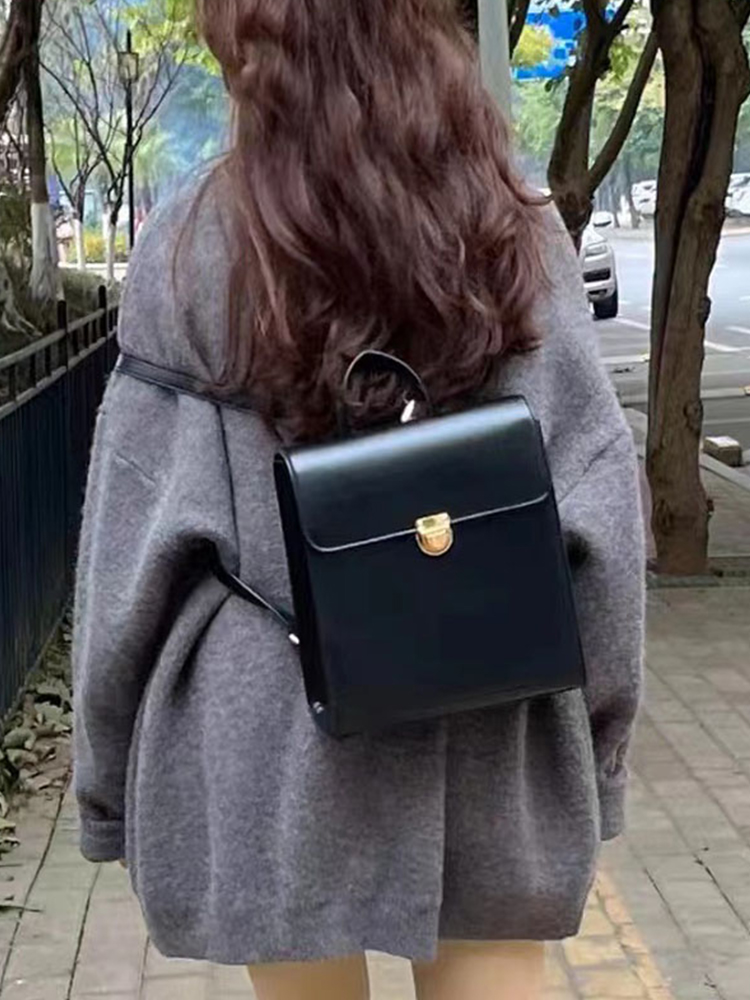 Retro Casual Black Leather Backpack for Women - Minimalist Travel Commuter Bag with Artistic Design Retro Casual Black Leather Backpack for Women - Minimalist Travel Commuter Bag with Artistic Design