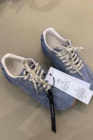 Retro Casual Color-Blocking Lace-Up Cowhide Training Shoes for Women - Flat Sports Footwear for Outdoor Running