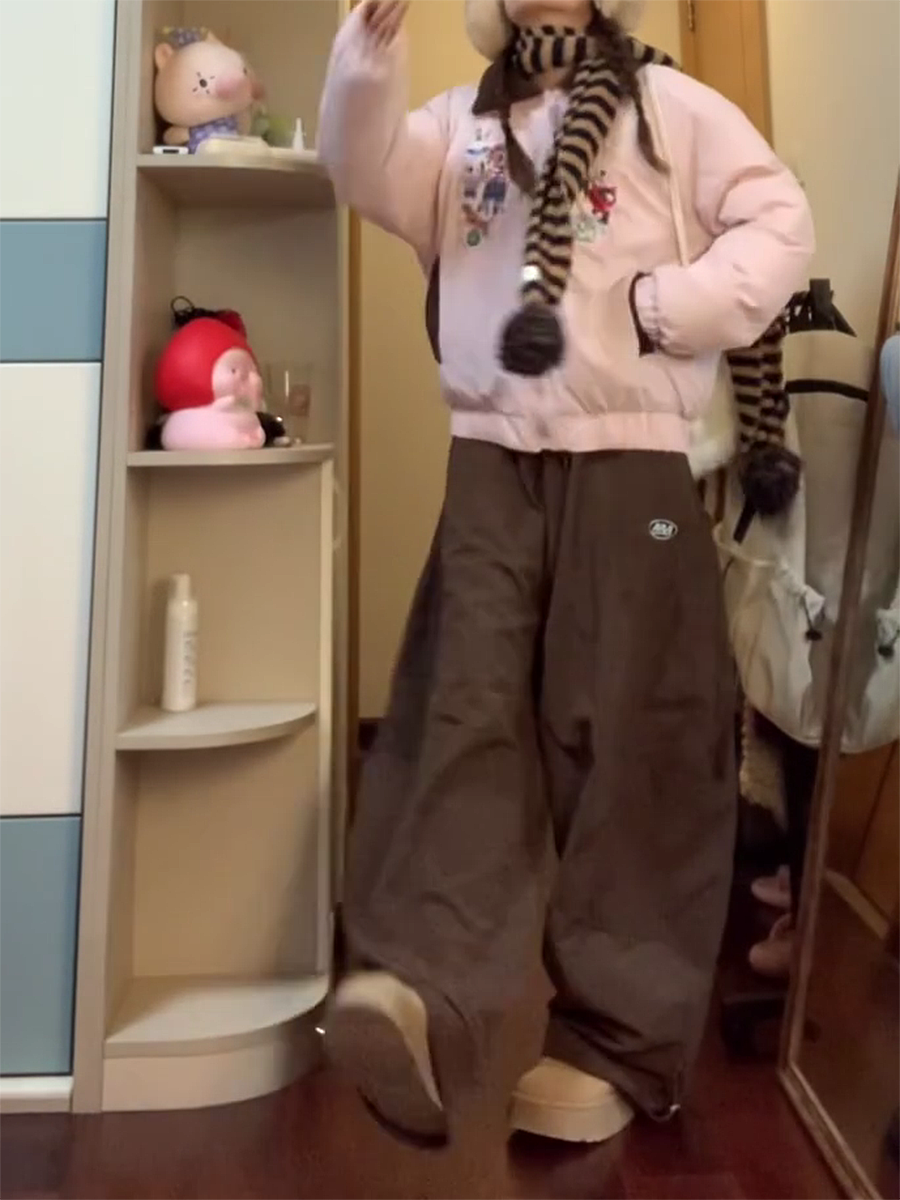 Retro Coffee-Colored Work Pants for Women - Loose Fit, Wide-Leg, Floor-Length Casual Trousers, American-Style, 90s Inspired Retro Coffee-Colored Work Pants for Women - Loose Fit, Wide-Leg, Floor-Length Casual Trousers, American-Style, 90s Inspired