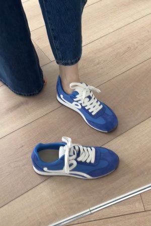 Retro Cowhide Color-Blocking Lace-Up Casual Sports Shoes for Women - Versatile Flat White Sneakers in Trendy Style