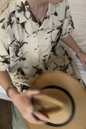 Retro Cuban Collar Floral Short-Sleeve Shirt for Men and Women - Vintage Loose Beach Style, Lightweight Summer Trend