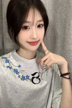 Retro Embroidered Floral Gray Short Sleeve T-Shirt for Women - Summer 2025 High-End Design, Trendy Y2K Style