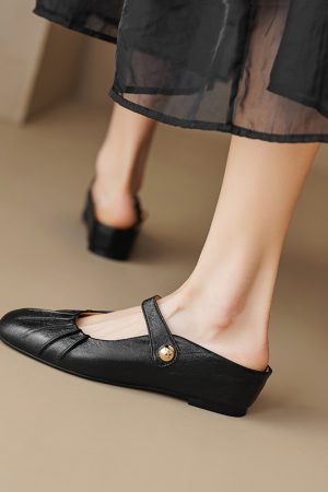 Retro Flat-Toe Women's Height-Increasing Slippers - Stylish Italian Design Half-Slippers for Comfortable Chic Fashion