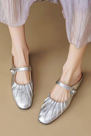 Retro Flat-Toe Women's Height-Increasing Slippers - Stylish Italian Design Half-Slippers for Comfortable Chic Fashion