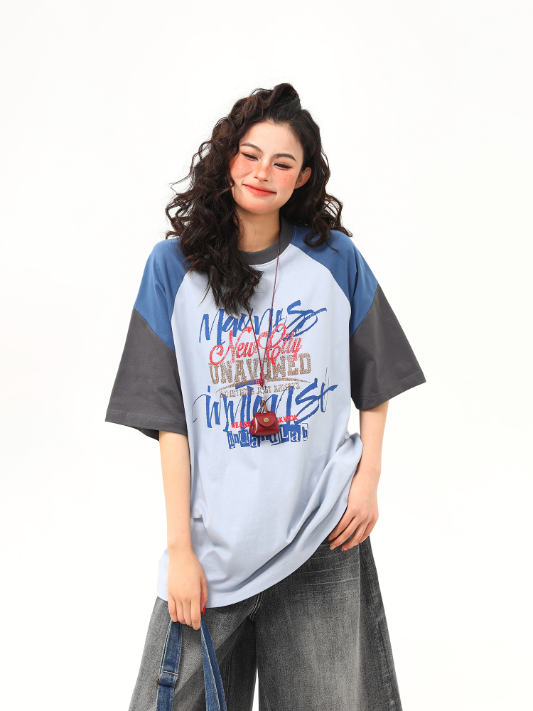 Retro Graffiti Letter Color-Blocking Raglan Short-Sleeve T-Shirt for Women - Unique American 90s Style Graphic Tee Retro Graffiti Letter Color-Blocking Raglan Short-Sleeve T-Shirt for Women - Unique American 90s Style Graphic Tee